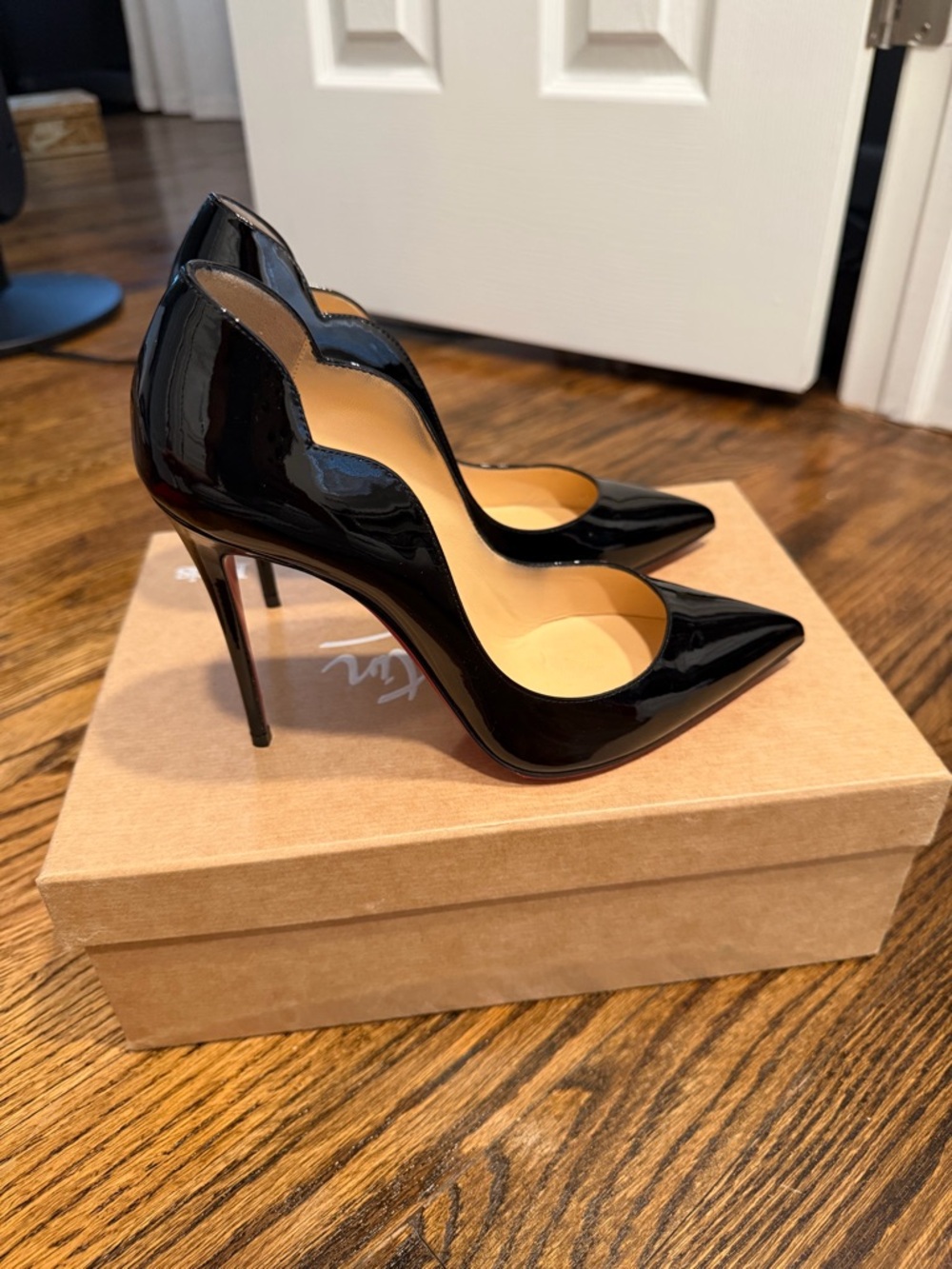Christian Louboutin Black Patent Pointed Scalloped Stiletto Pumps - Picture 4 of 7